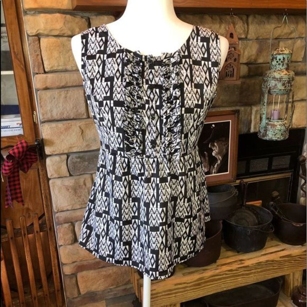 Nine West suit separates size medium sleeveless